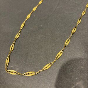 Vintage Trifari Women’s Gold Necklace – Abstract Oval Chain, Minimalist Chic